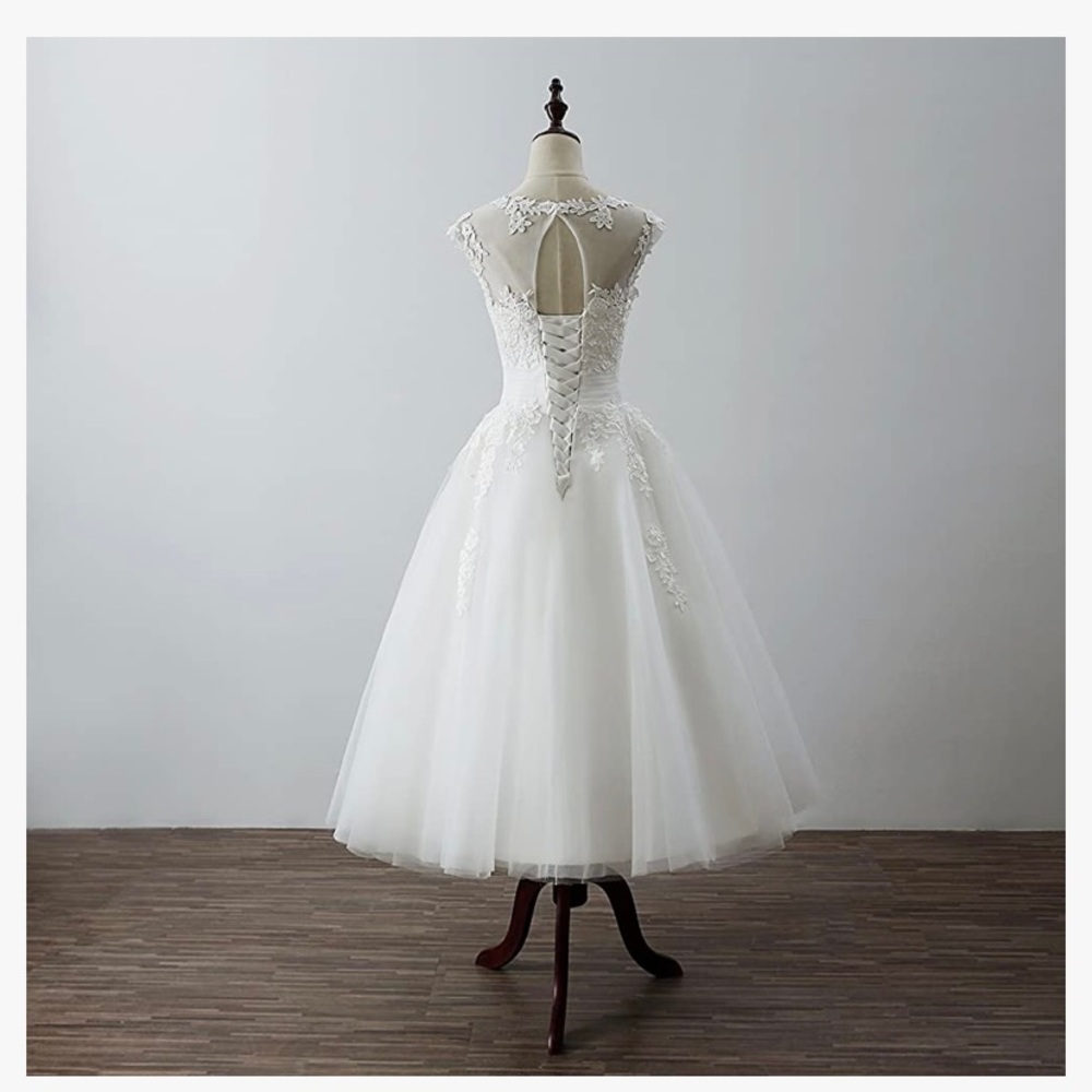 NWOT Sheer Vintage Short Lace Wedding Dress Size:14/16